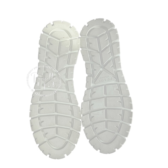 NWB Prada
Double Wheel low-top sneakers 38.5 Black White Platform Sole Logo - Picture 12 of 13